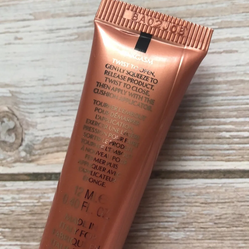 NWT Charlotte Tilbury Glowgasm Beauty Light Wand High Blush